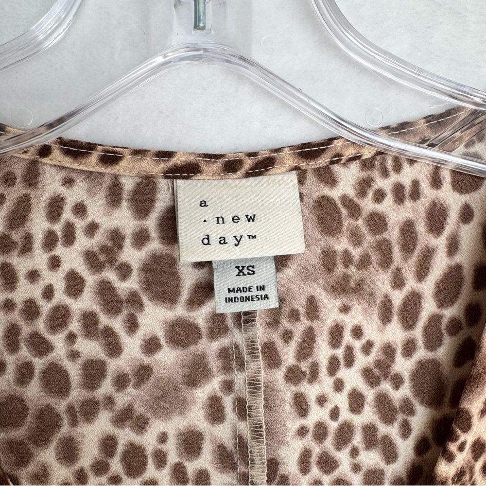 A NEW DAY V Neck Mini Dress XS Leopard Short‎ Sleeve Ruffle Hem Slip On Casual - Picture 3 of 11
